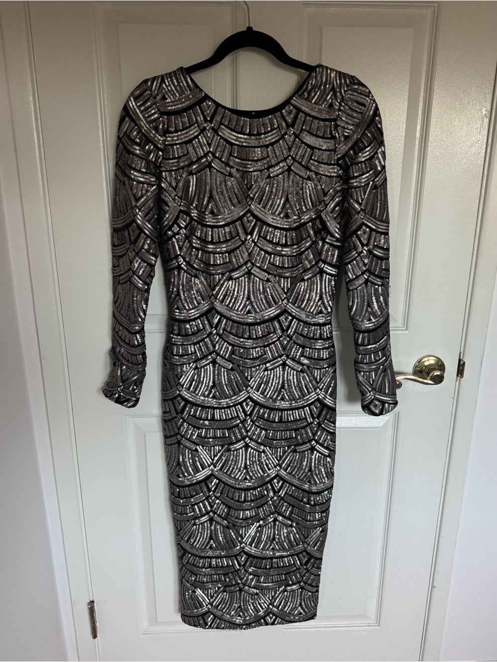 Dress The Population sequined midi dress size medium.  EUC.  Super stretchy.